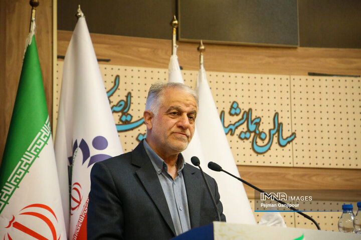 آیین تجلیل از پیشکسوتان انقلاب اسلامی در بازار اصفهان