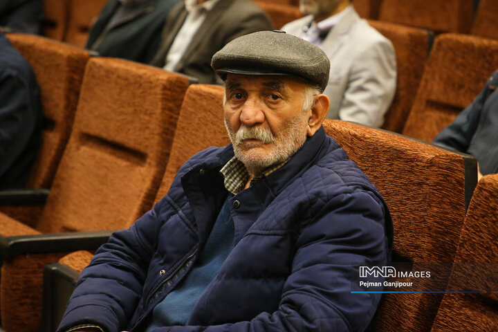 آیین تجلیل از پیشکسوتان انقلاب اسلامی در بازار اصفهان