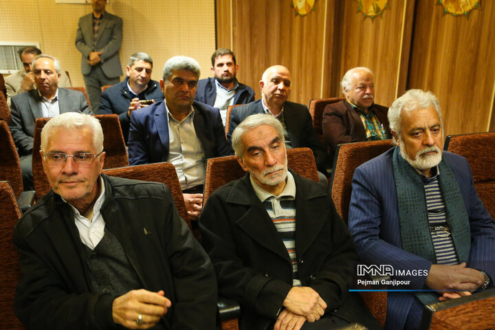 آیین تجلیل از پیشکسوتان انقلاب اسلامی در بازار اصفهان