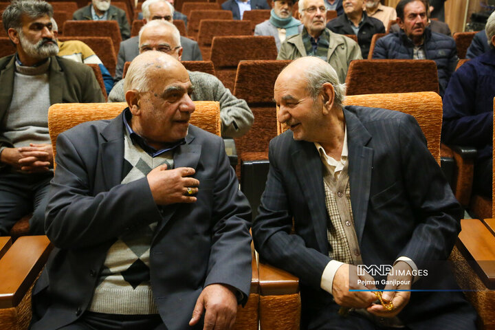 آیین تجلیل از پیشکسوتان انقلاب اسلامی در بازار اصفهان