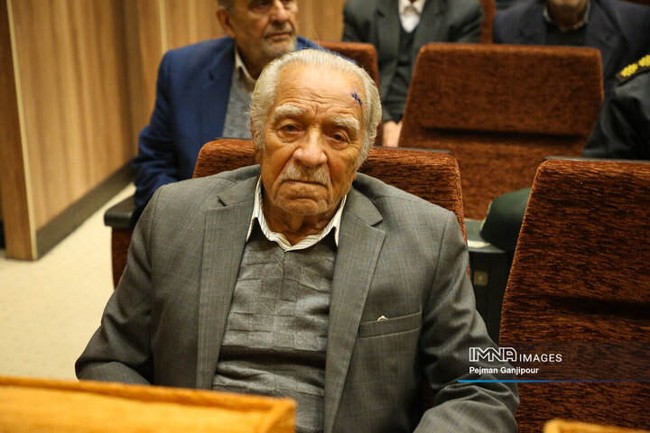 آیین تجلیل از پیشکسوتان انقلاب اسلامی در بازار اصفهان