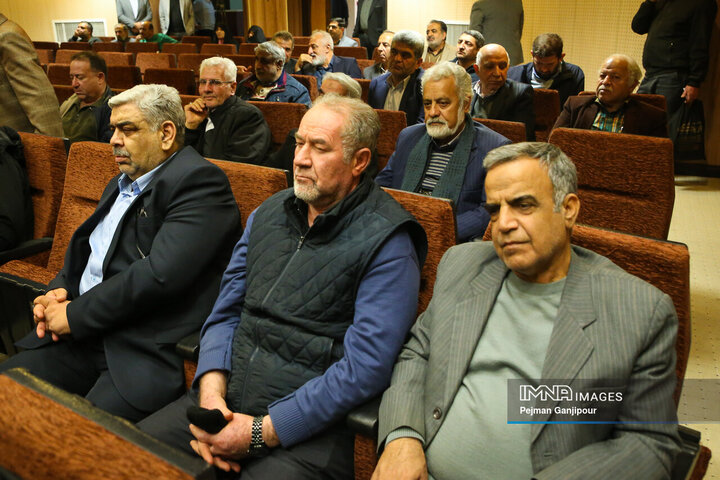 آیین تجلیل از پیشکسوتان انقلاب اسلامی در بازار اصفهان