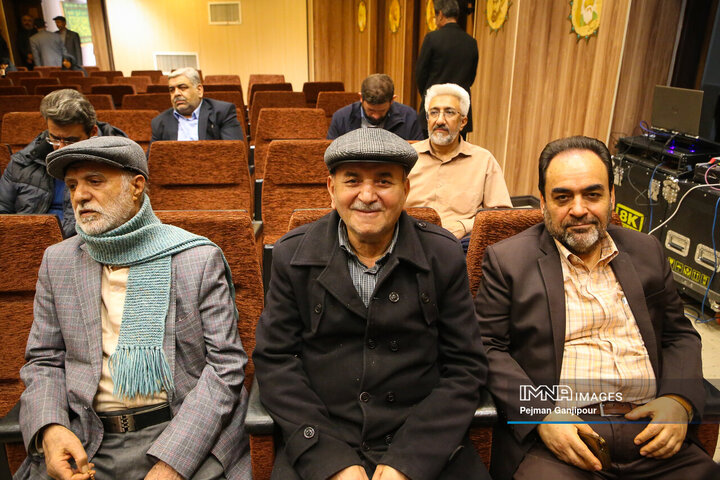 آیین تجلیل از پیشکسوتان انقلاب اسلامی در بازار اصفهان