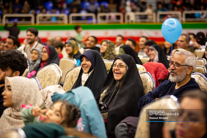 جشن دهه فجر خانواده اتوبوسرانی شهرداری اصفهان