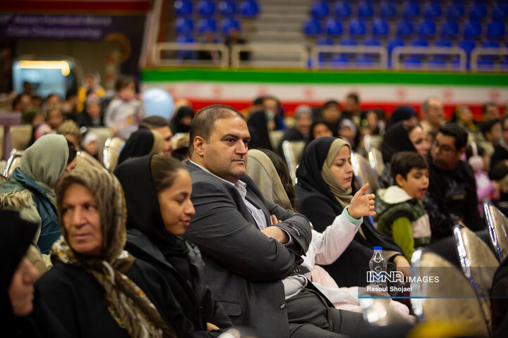 جشن دهه فجر خانواده اتوبوسرانی شهرداری اصفهان
