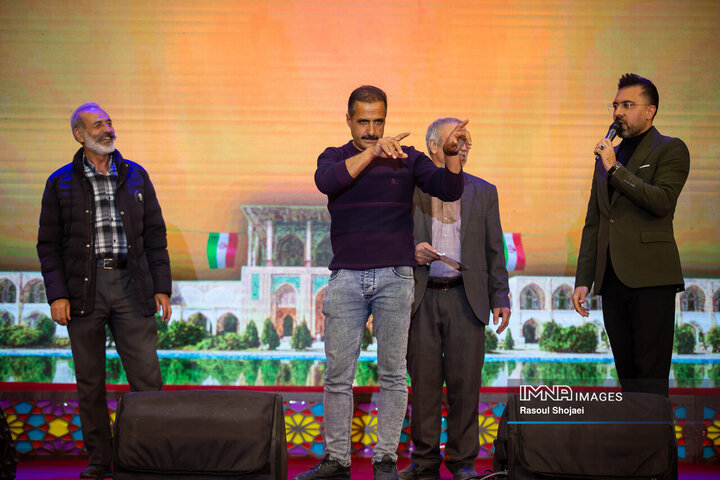 جشن دهه فجر خانواده اتوبوسرانی شهرداری اصفهان