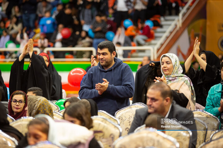 جشن دهه فجر خانواده اتوبوسرانی شهرداری اصفهان