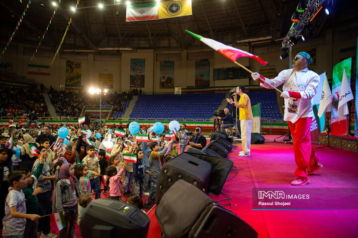 جشن دهه فجر خانواده اتوبوسرانی شهرداری اصفهان