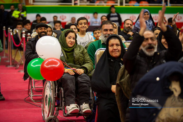 جشن دهه فجر خانواده اتوبوسرانی شهرداری اصفهان