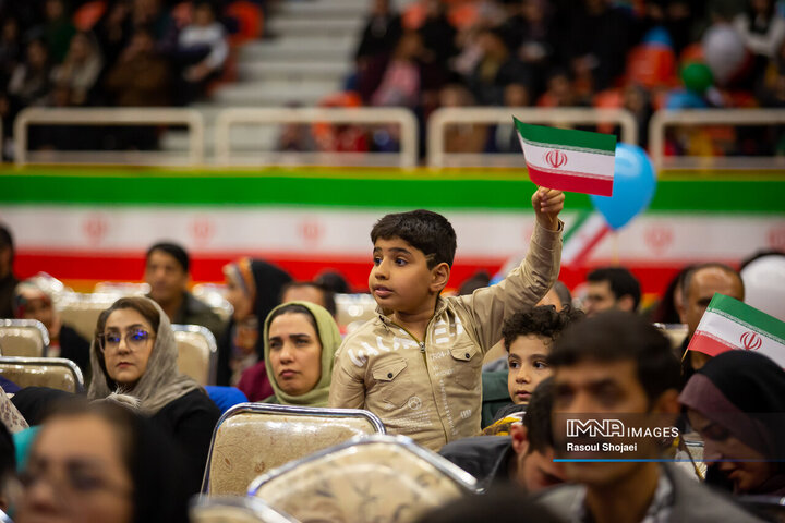 جشن دهه فجر خانواده اتوبوسرانی شهرداری اصفهان