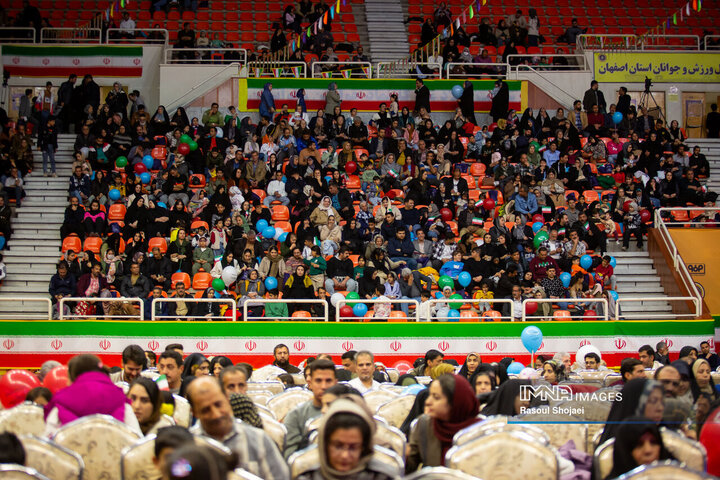 جشن دهه فجر خانواده اتوبوسرانی شهرداری اصفهان