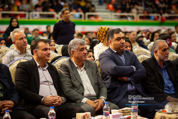 جشن دهه فجر خانواده اتوبوسرانی شهرداری اصفهان