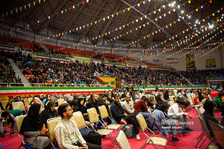 جشن دهه فجر خانواده اتوبوسرانی شهرداری اصفهان