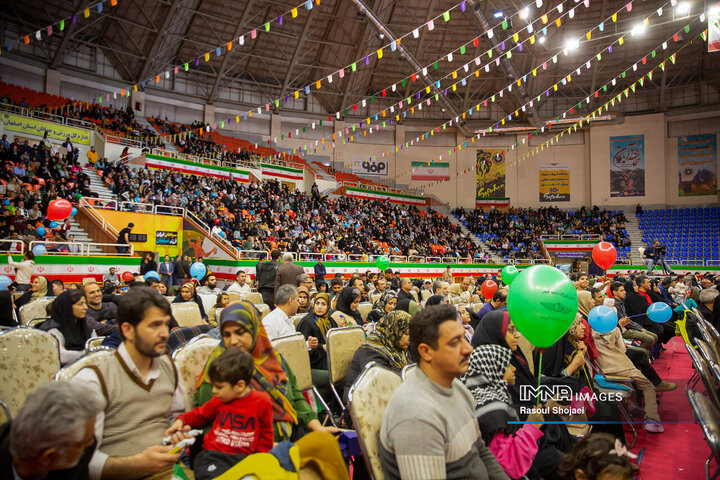 جشن دهه فجر خانواده اتوبوسرانی شهرداری اصفهان