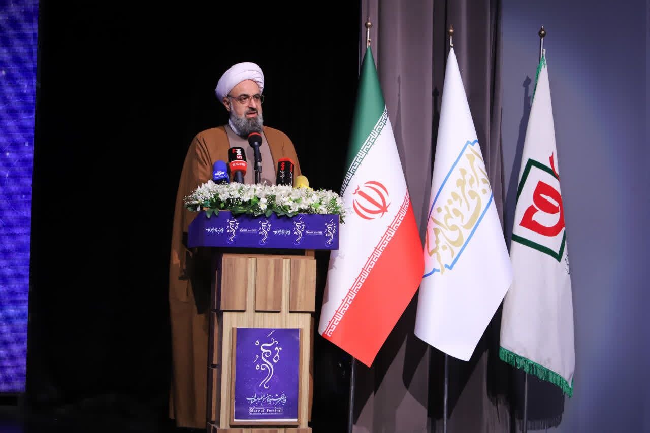 وین و پاریس میزبان آثار جشنواره بین‌المللی «معروف»/ «داریوش ارجمند» نشان معروف گرفت