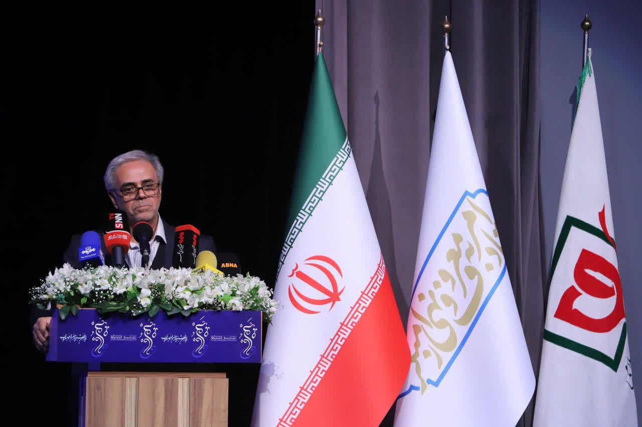 وین و پاریس میزبان آثار جشنواره بینالمللی «معروف»/ «داریوش ارجمند» نشان معروف گرفت