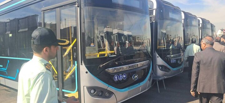 ترخیص سری دوم اتوبوس‌های برقی شهرداری تهران از بندر شهید رجایی