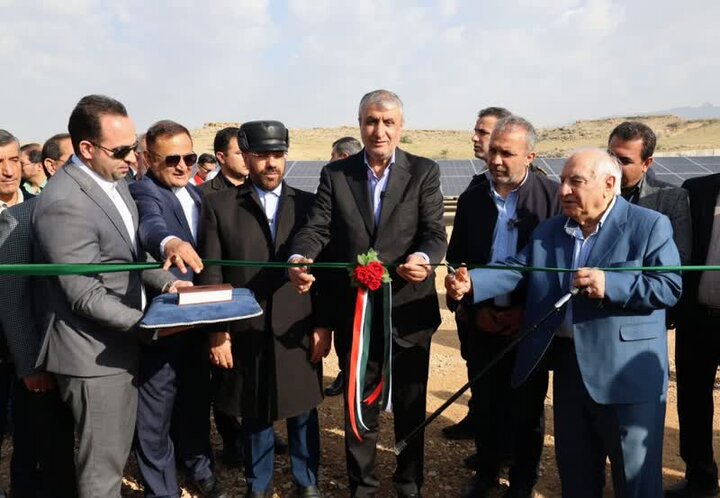 آغاز به‌کار فاز نخست نیروگاه خورشیدی فیروزآباد