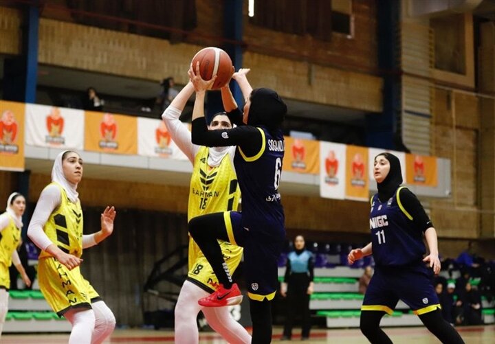 صعود استقلال و گروه بهمن به نیمه نهایی لیگ برتر بسکتبال بانوان