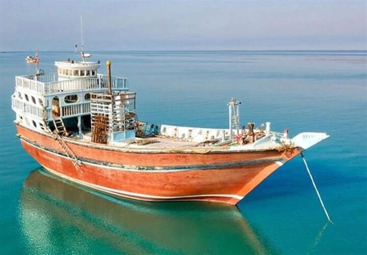 توقیف ۴ شناور حامل کالای ممنوعه در آب‌های جاسک