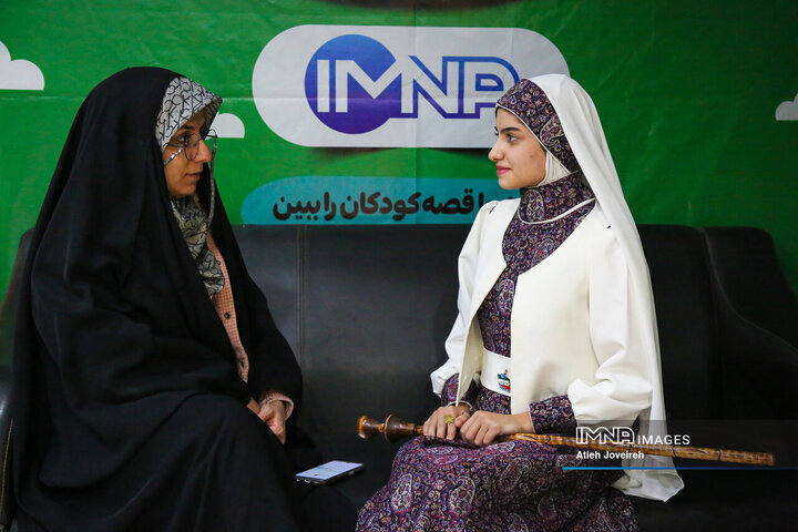 هر قصه‌ دارای پیام و شخصیت مثبتی است که می‌تواند به کودکان کمک کند