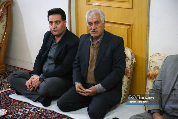 دیدار اعضای شورای شهر اصفهان با خانواده شهدای دفاع مقدس