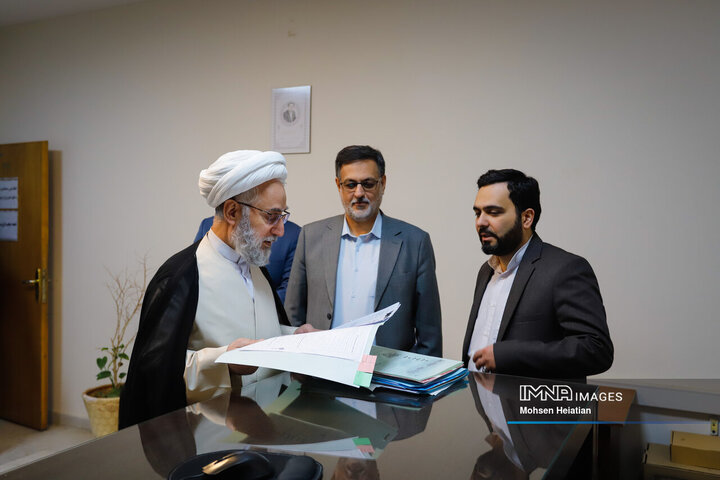 بازدید دادستان کل کشور از دادسرای عمومی و انقلاب شهید تولائی اصفهان