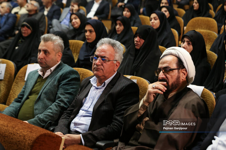 دیدار رئیس قوه قضائیه با گروه‌های مختلف مردم اصفهان