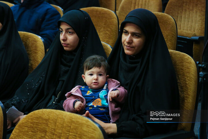 دیدار رئیس قوه قضائیه با گروه‌های مختلف مردم اصفهان