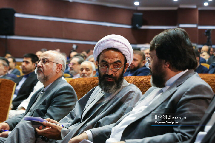 دیدار رئیس قوه قضائیه با گروه‌های مختلف مردم اصفهان