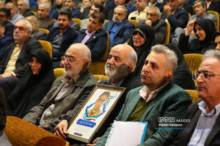 دیدار رئیس قوه قضائیه با گروه‌های مختلف مردم اصفهان