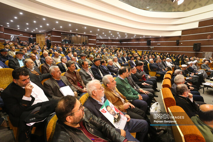 دیدار رئیس قوه قضائیه با گروه‌های مختلف مردم اصفهان