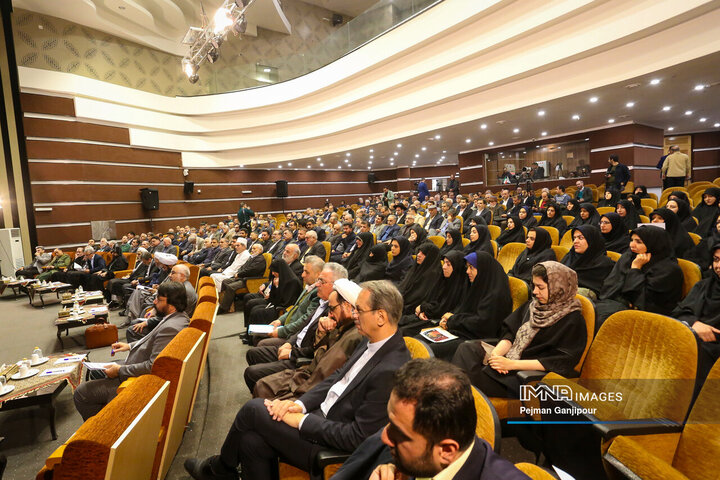 دیدار رئیس قوه قضائیه با گروه‌های مختلف مردم اصفهان