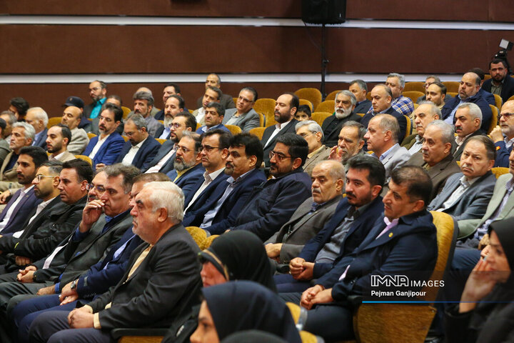 دیدار رئیس قوه قضائیه با گروه‌های مختلف مردم اصفهان