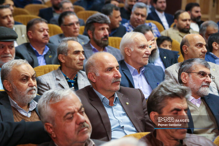 دیدار رئیس قوه قضائیه با گروه‌های مختلف مردم اصفهان