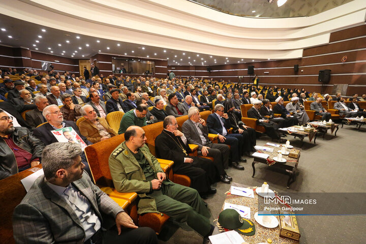 دیدار رئیس قوه قضائیه با گروه‌های مختلف مردم اصفهان