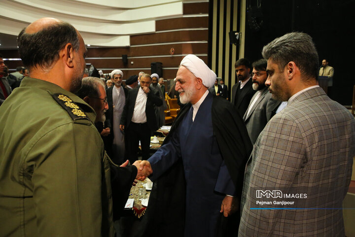 دیدار رئیس قوه قضائیه با گروه‌های مختلف مردم اصفهان