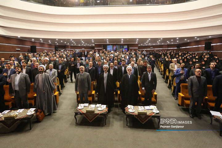 دیدار رئیس قوه قضائیه با کارکنان دستگاه قضائی استان اصفهان