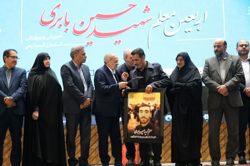 مجوز استخدام ۸۵ هزار معلم صادر شد/تمام مطالبات ۴۵گانه آموزشوپرورش بهروز پرداخت شد