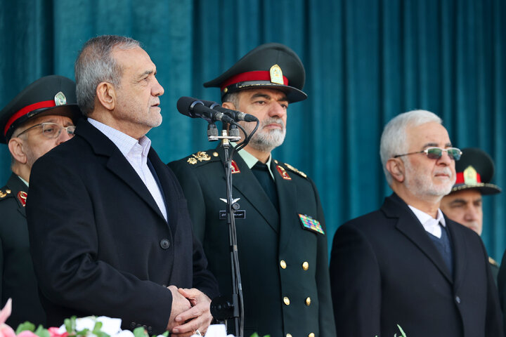 نیروهای مسلح و انتظامی دژهای محکم یک جامعه‌ هستند