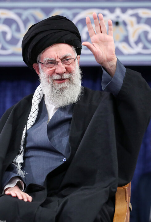 دیدار پرشور هزاران نفر از مردم تبریز و آذربایجان شرقی با رهبر انقلاب