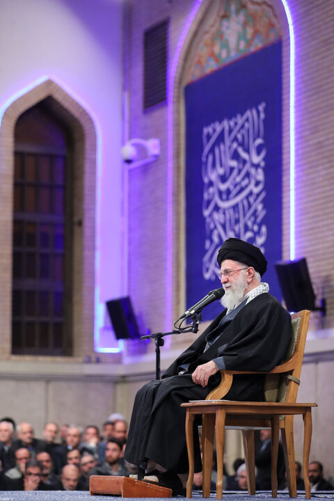 دیدار پرشور هزاران نفر از مردم تبریز و آذربایجان شرقی با رهبر انقلاب