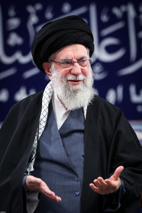 دیدار پرشور هزاران نفر از مردم تبریز و آذربایجان شرقی با رهبر انقلاب