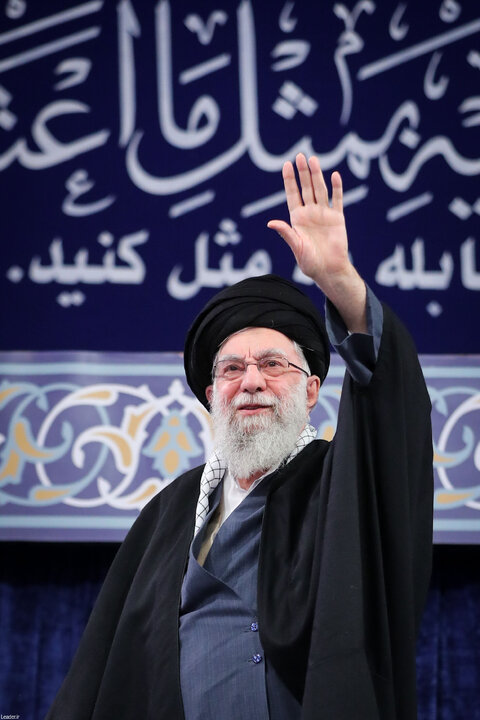 دیدار پرشور هزاران نفر از مردم تبریز و آذربایجان شرقی با رهبر انقلاب