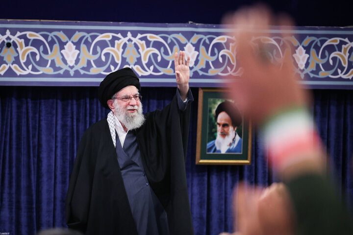 دیدار پرشور هزاران نفر از مردم تبریز و آذربایجان شرقی با رهبر انقلاب