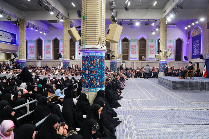 دیدار پرشور هزاران نفر از مردم تبریز و آذربایجان شرقی با رهبر انقلاب