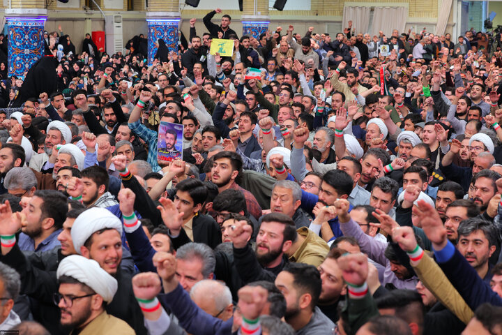 دیدار پرشور هزاران نفر از مردم تبریز و آذربایجان شرقی با رهبر انقلاب