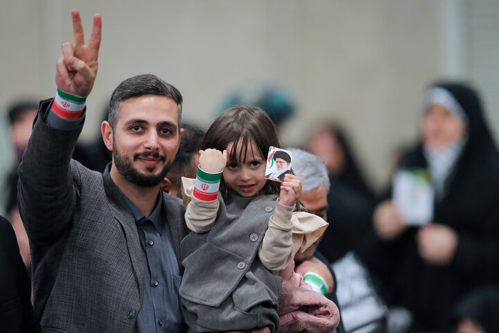 دیدار پرشور هزاران نفر از مردم تبریز و آذربایجان شرقی با رهبر انقلاب