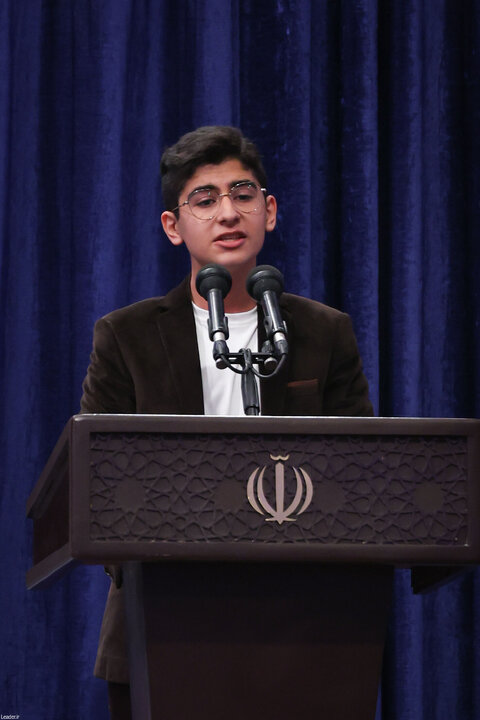 دیدار پرشور هزاران نفر از مردم تبریز و آذربایجان شرقی با رهبر انقلاب