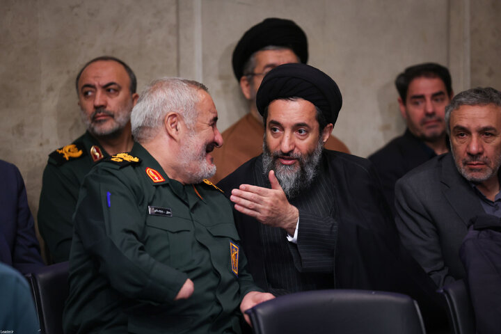 دیدار پرشور هزاران نفر از مردم تبریز و آذربایجان شرقی با رهبر انقلاب